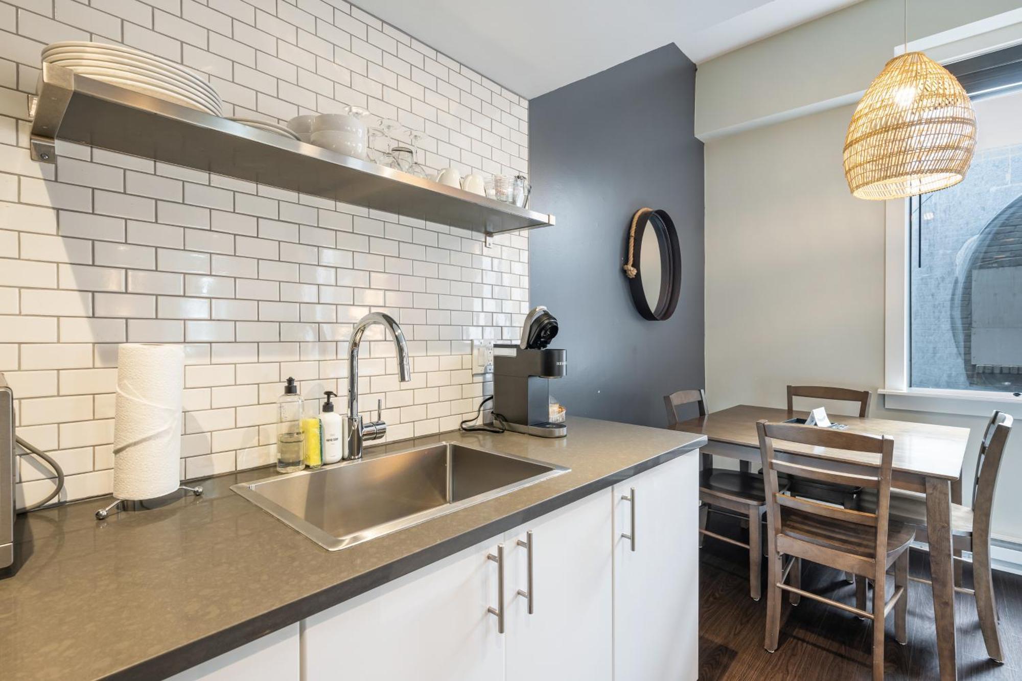 Oxford Apartment By At Mine Hospitality Seattle Exterior foto