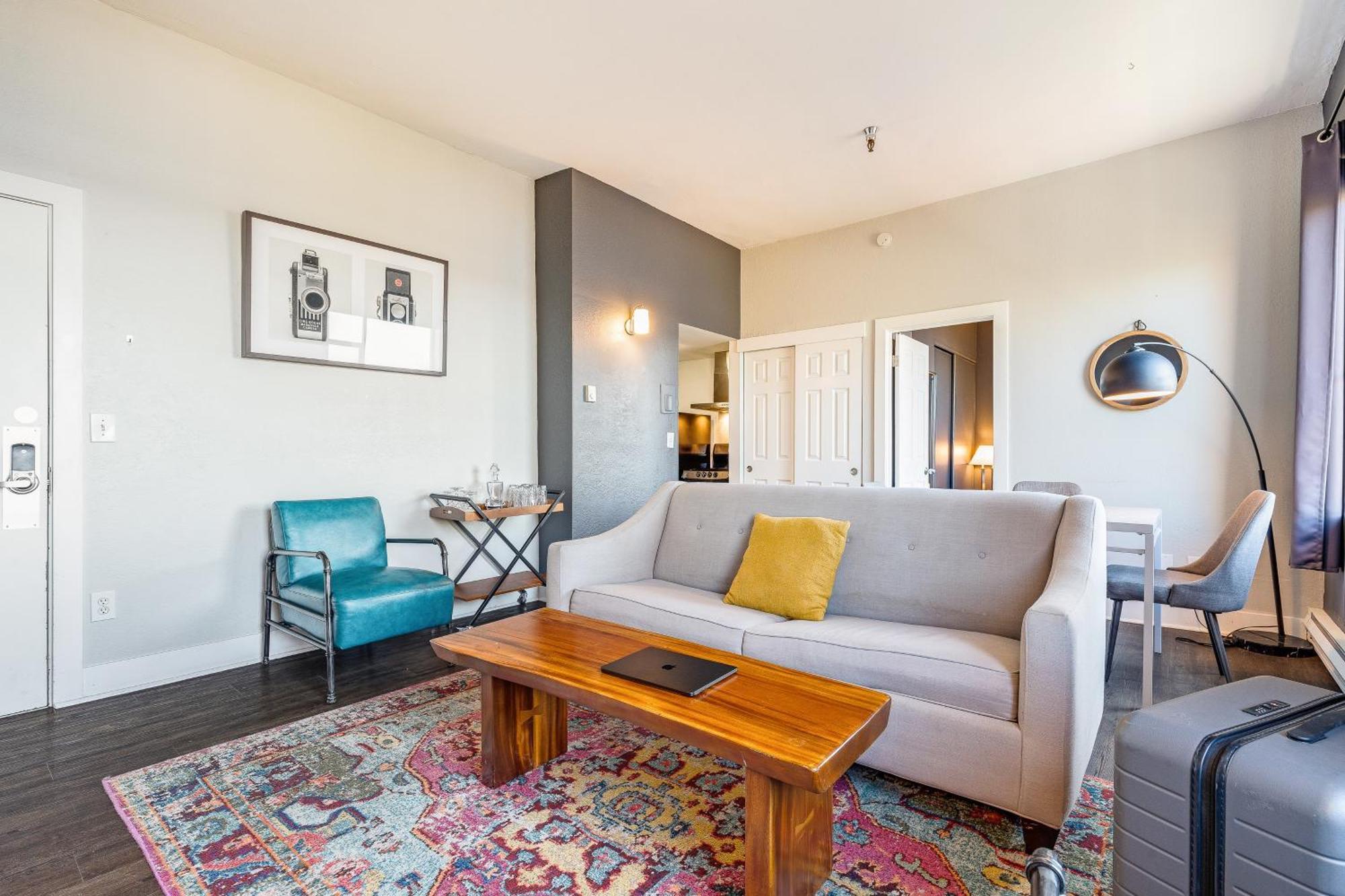 Oxford Apartment By At Mine Hospitality Seattle Exterior foto